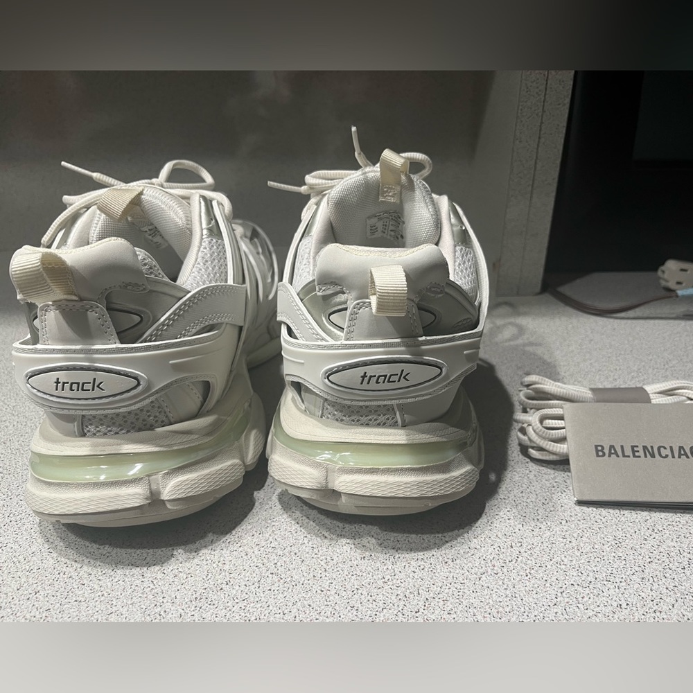 White balenciaga tracks